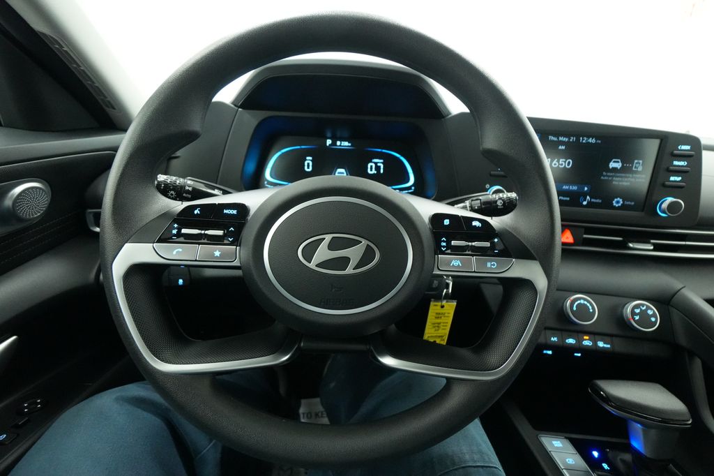 2024 Hyundai Elantra SE - Photo 33