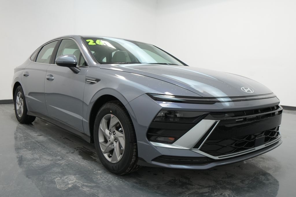 2026 Hyundai Sonata SE's photo