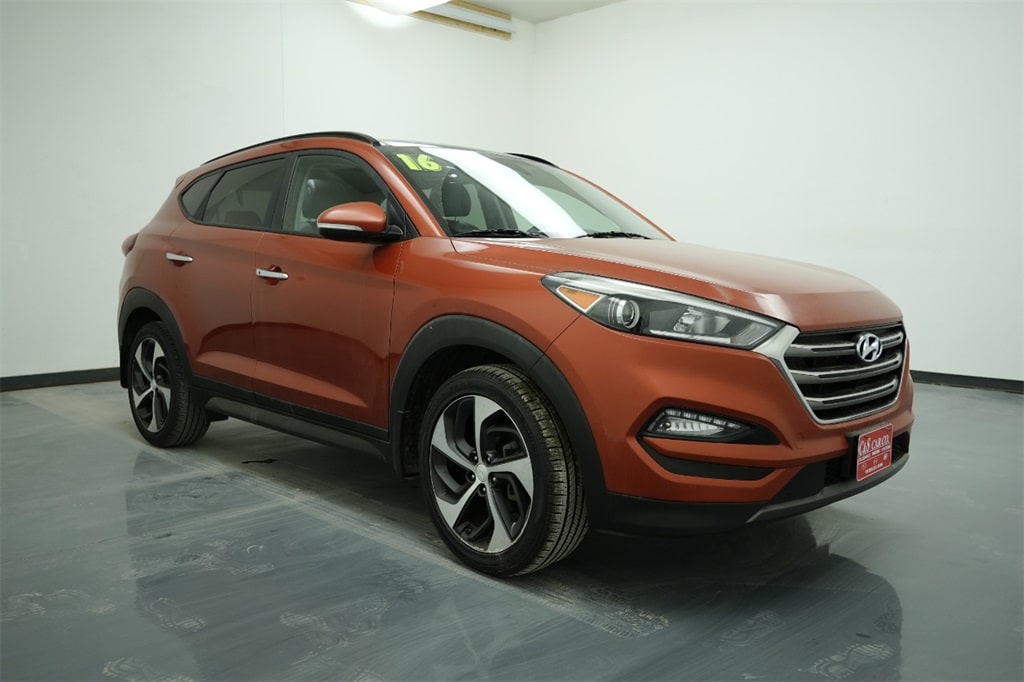 Used 2016 Hyundai Tucson Limited with VIN KM8J3CA21GU178950 for sale in Waterloo, IA