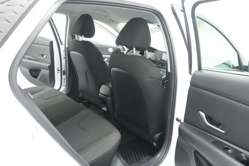 2024 Hyundai Elantra SE - Photo 23