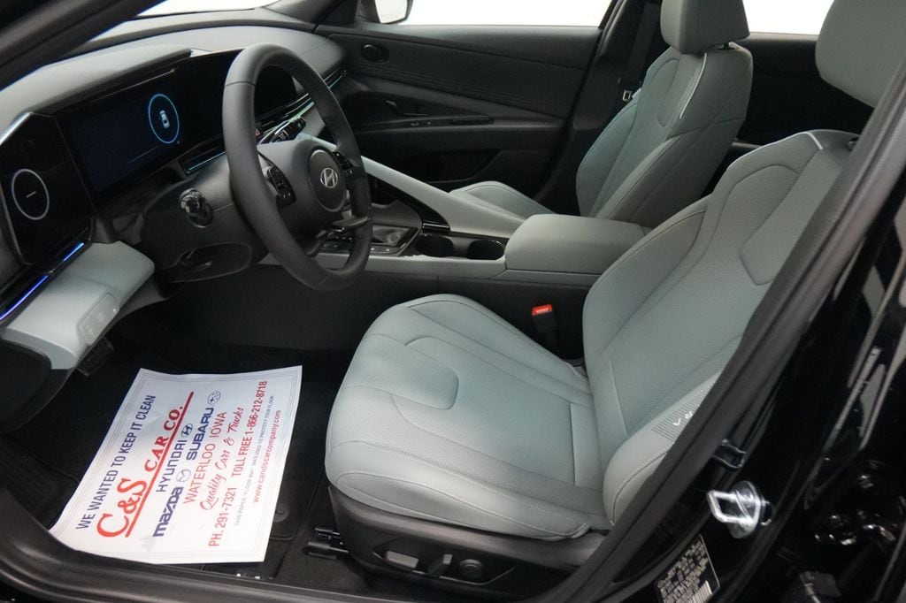 2025 Hyundai Elantra Limited - Photo 20