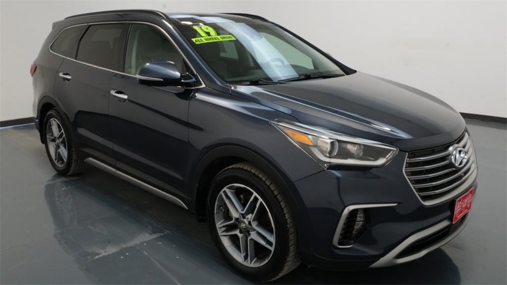 Used 2019 Hyundai Santa Fe Limited Ultimate with VIN KM8SRDHF9KU304580 for sale in Waterloo, IA