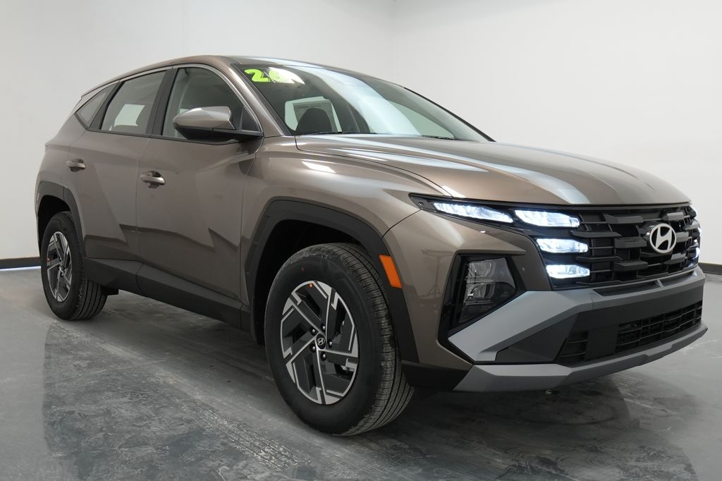 2026 Hyundai Tucson Blue SE's photo