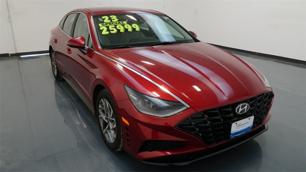 Used 2023 Hyundai Sonata SEL with VIN KMHL64JA6PA323463 for sale in Waterloo, IA