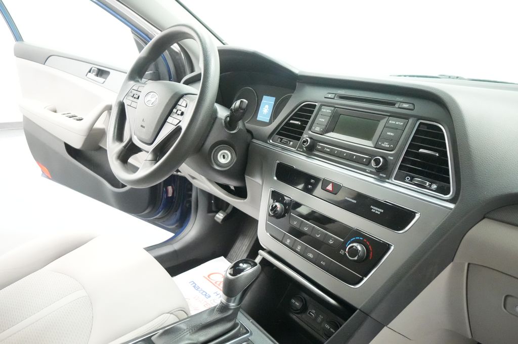 2017 Hyundai Sonata Base - Photo 23