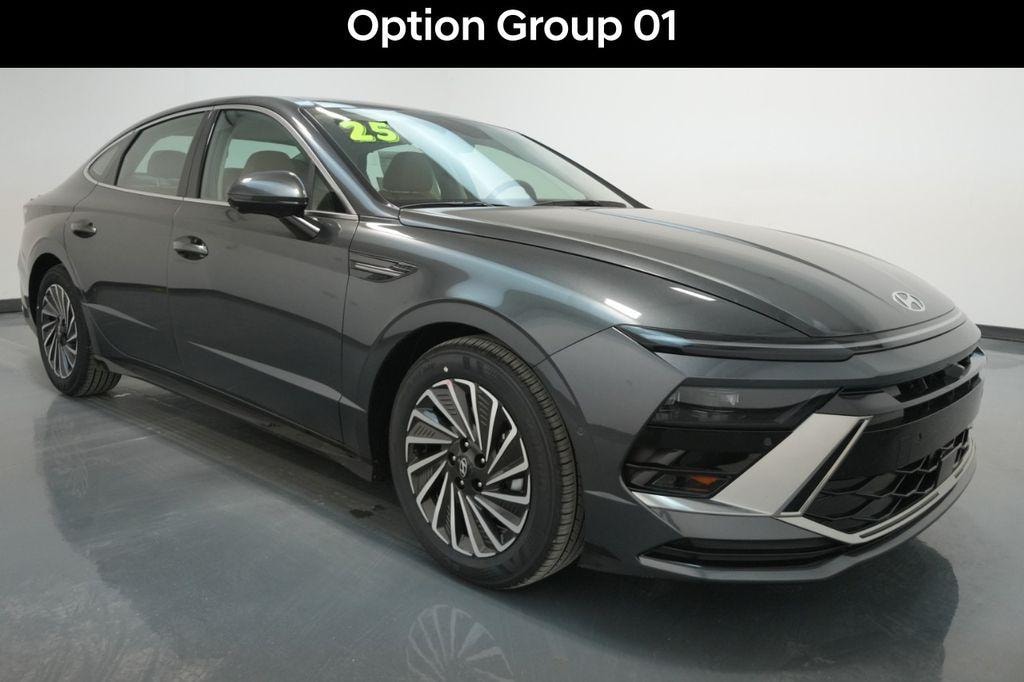 New 2025 Hyundai Sonata Hybrid Limited Sedan