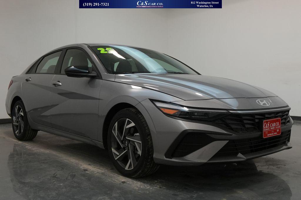 2025 Hyundai Elantra Sedan  2025 Hyundai Elantra Sedan