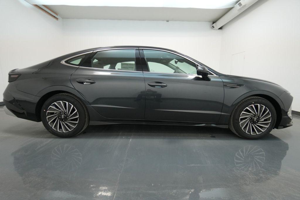 2025 Hyundai Sonata Hybrid Limited - Photo 9