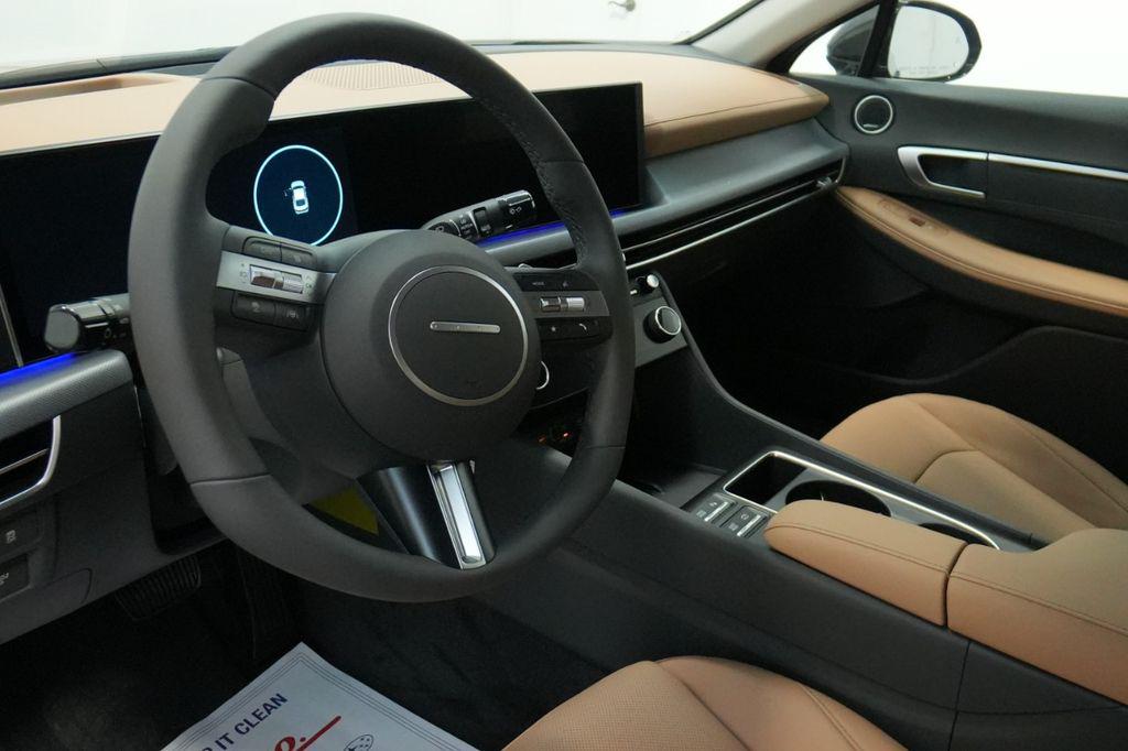 2025 Hyundai Sonata Hybrid Limited - Photo 14