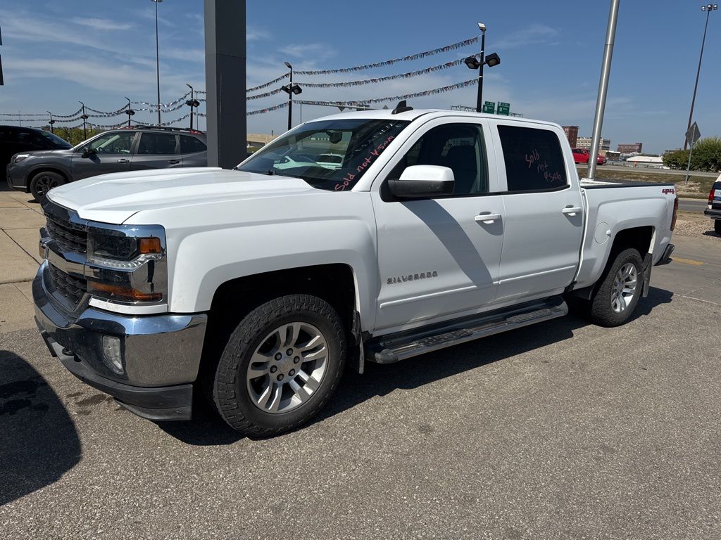 2018 Chevrolet Silverado 1500 LT photo 2
