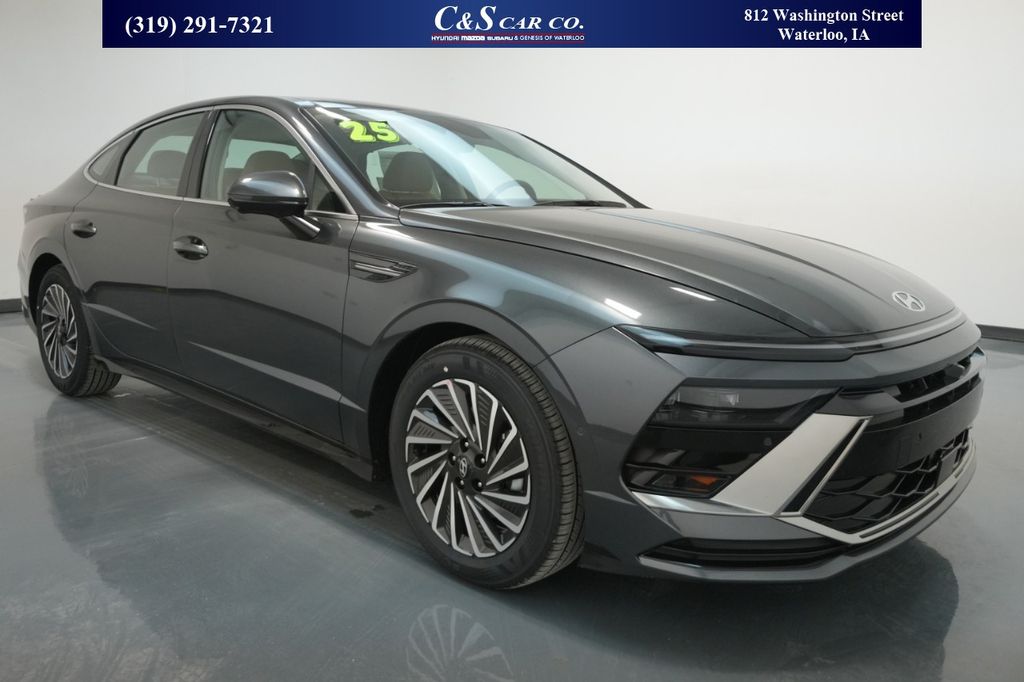 2025 Hyundai Sonata Hybrid Sedan 