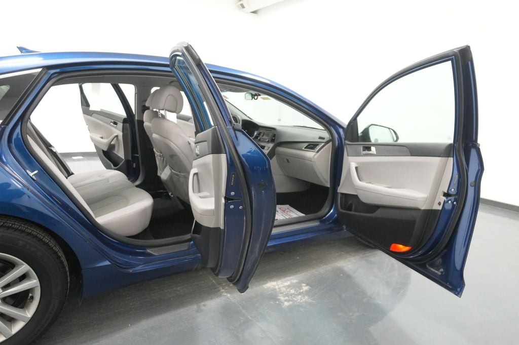 2017 Hyundai Sonata Base - Photo 24