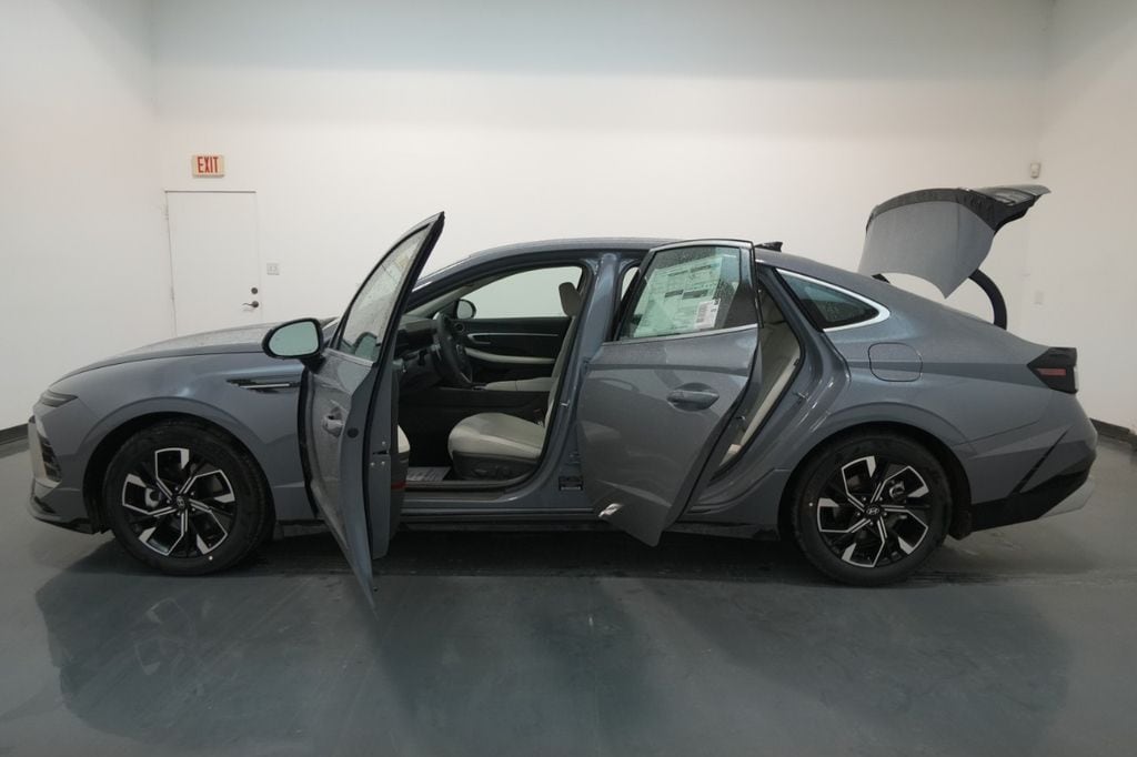 2025 Hyundai Sonata SEL - Photo 23