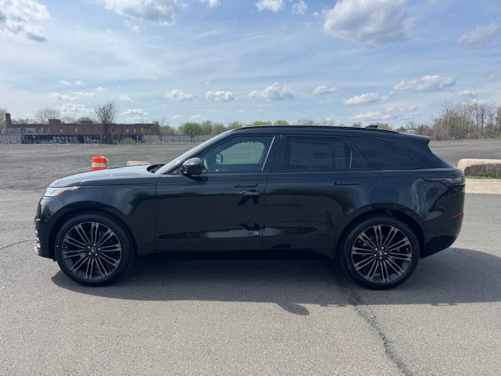 New 2026 Land Rover Range Rover Velar P250 Dynamic SE SUV