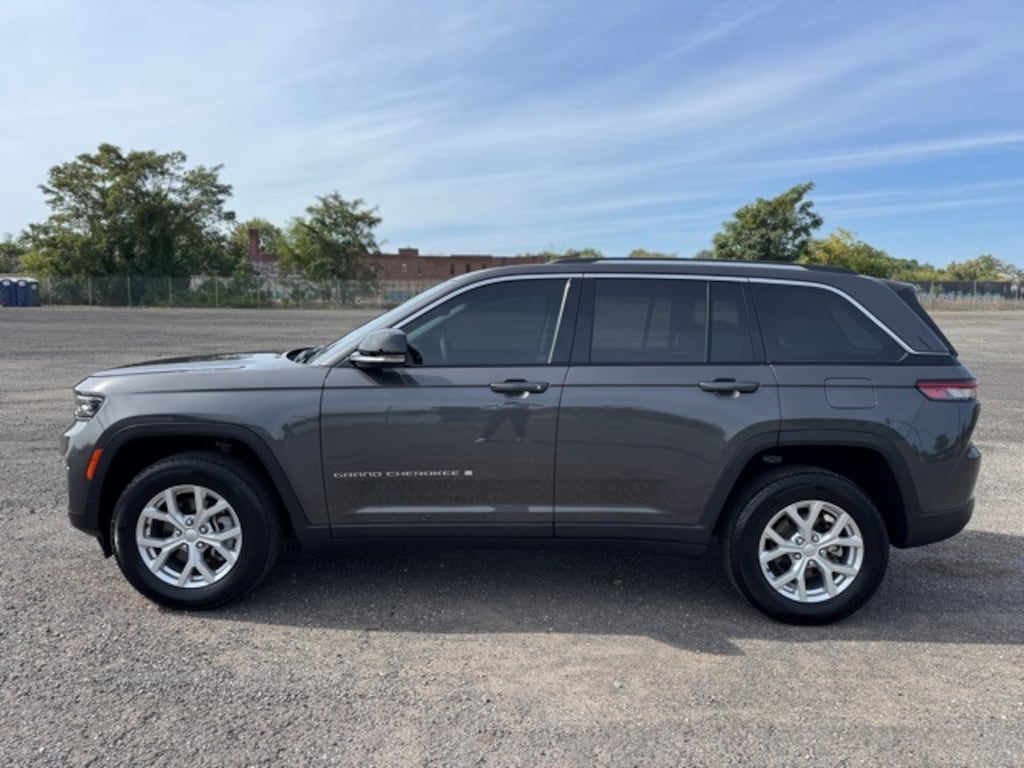 Used 2023 Jeep Grand Cherokee Limited SUV
