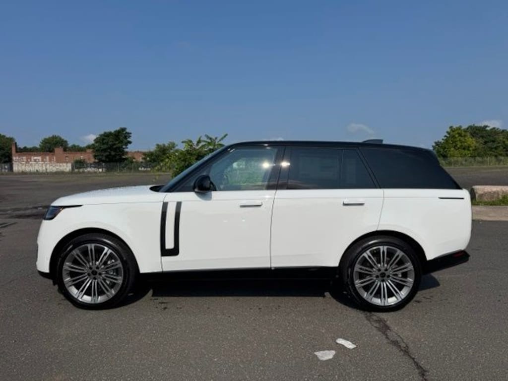 New 2026 Land Rover Range Rover P400 SE SUV