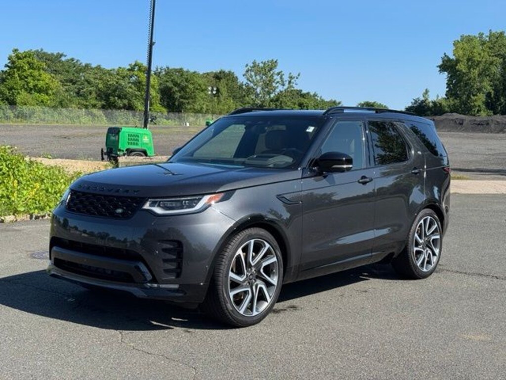 Certified 2025 Land Rover Discovery Dynamic SE SUV