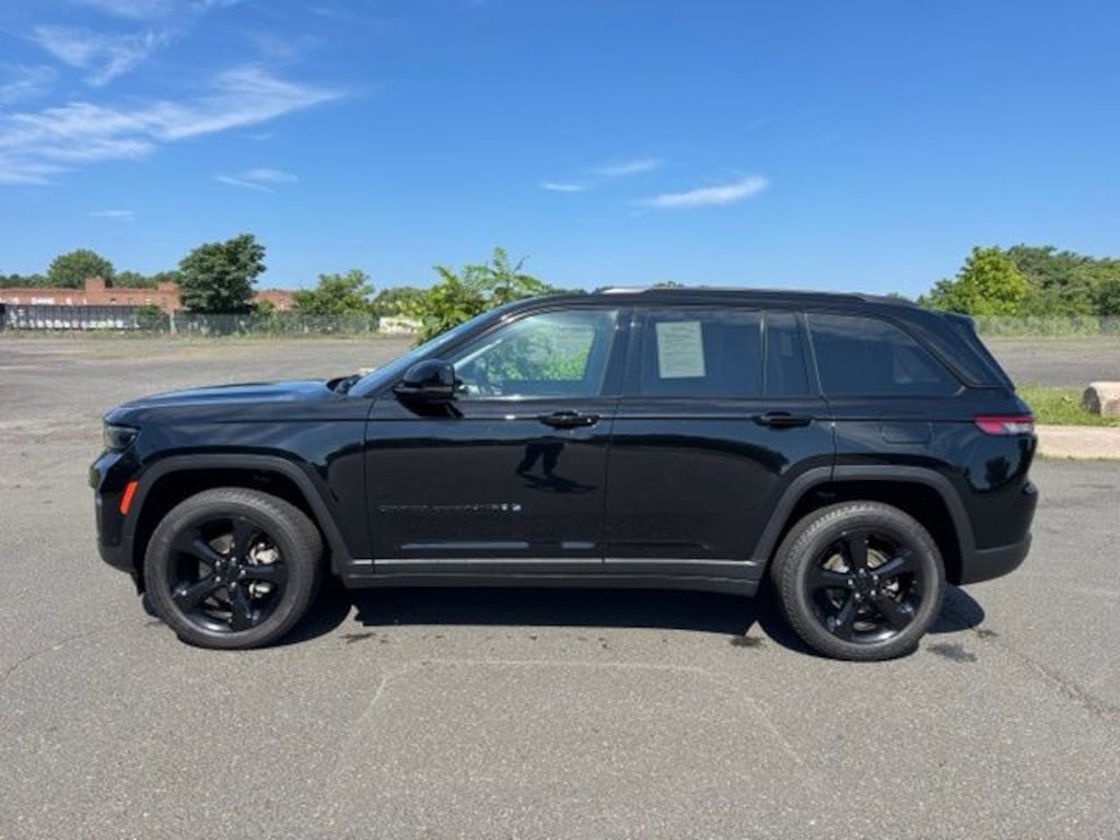 Used 2023 Jeep Grand Cherokee Limited SUV