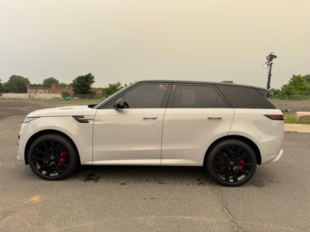 Used 2025 Land Rover Range Rover Sport Dynamic SE SUV