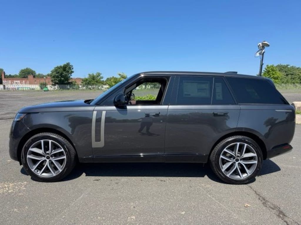 New 2026 Land Rover Range Rover P400 SE SUV
