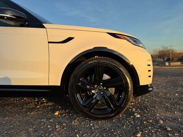 2025 Land Rover Discovery Metropolitan Edition - Photo 9