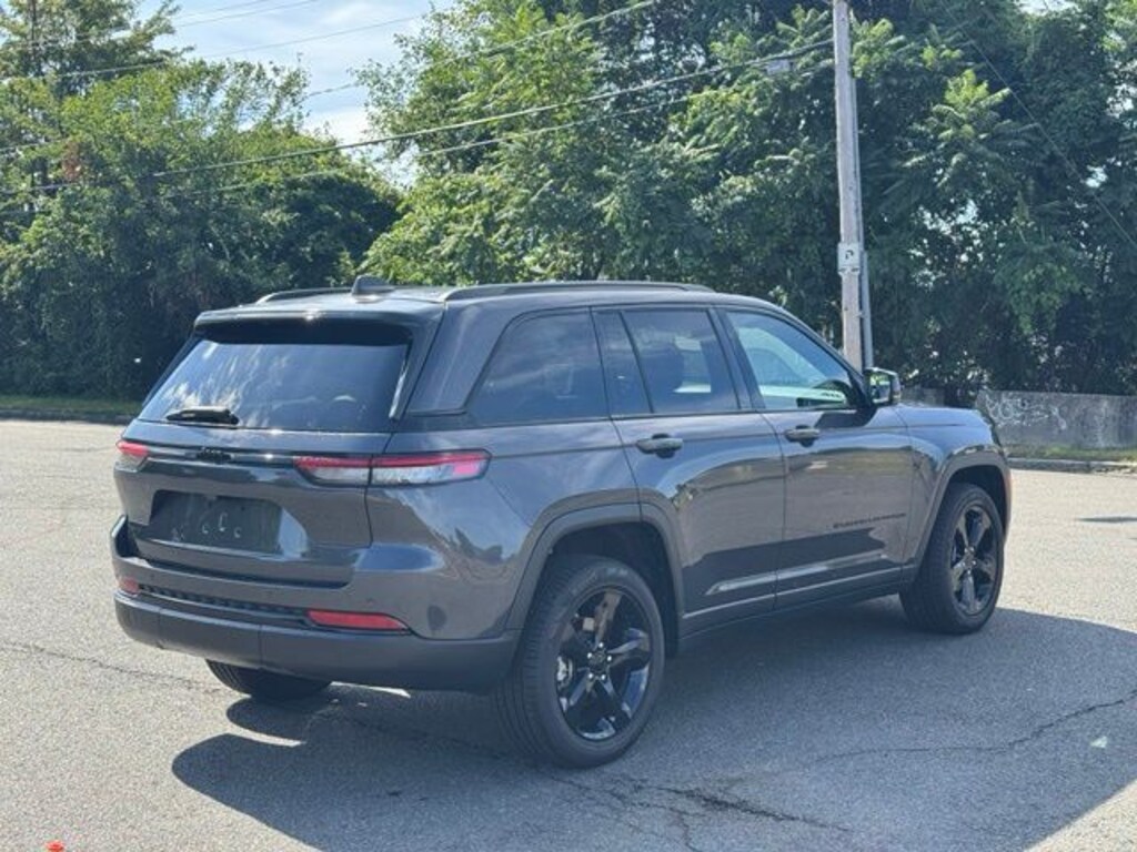 Used 2023 Jeep Grand Cherokee Altitude X SUV
