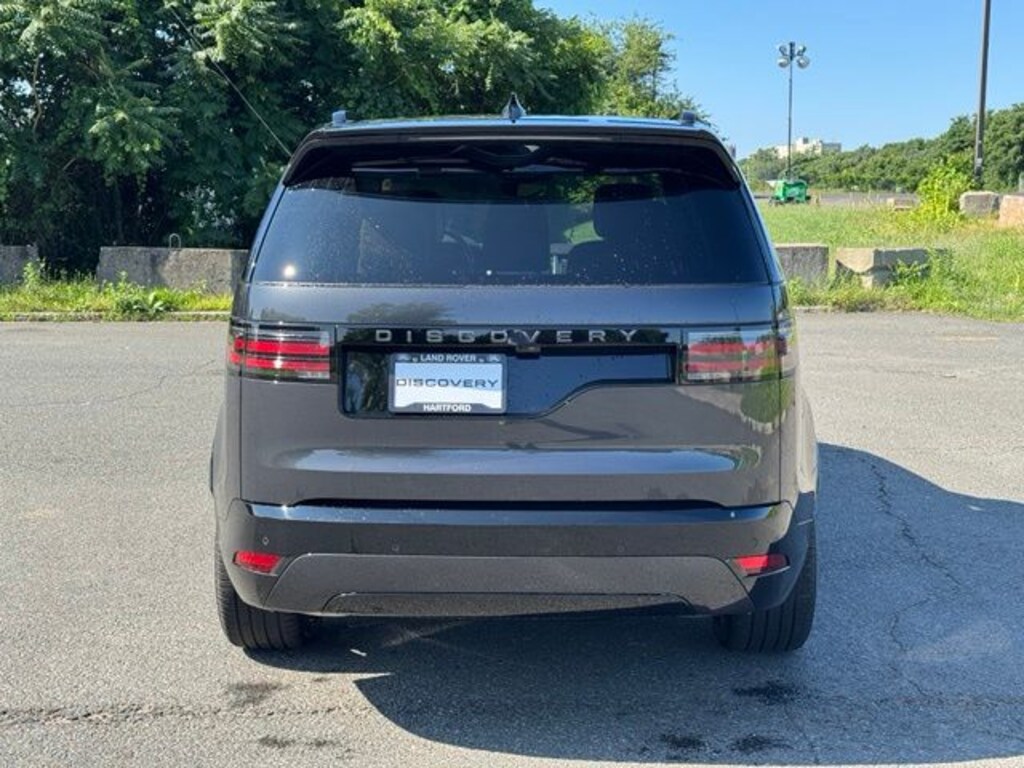 Certified 2025 Land Rover Discovery Dynamic SE SUV