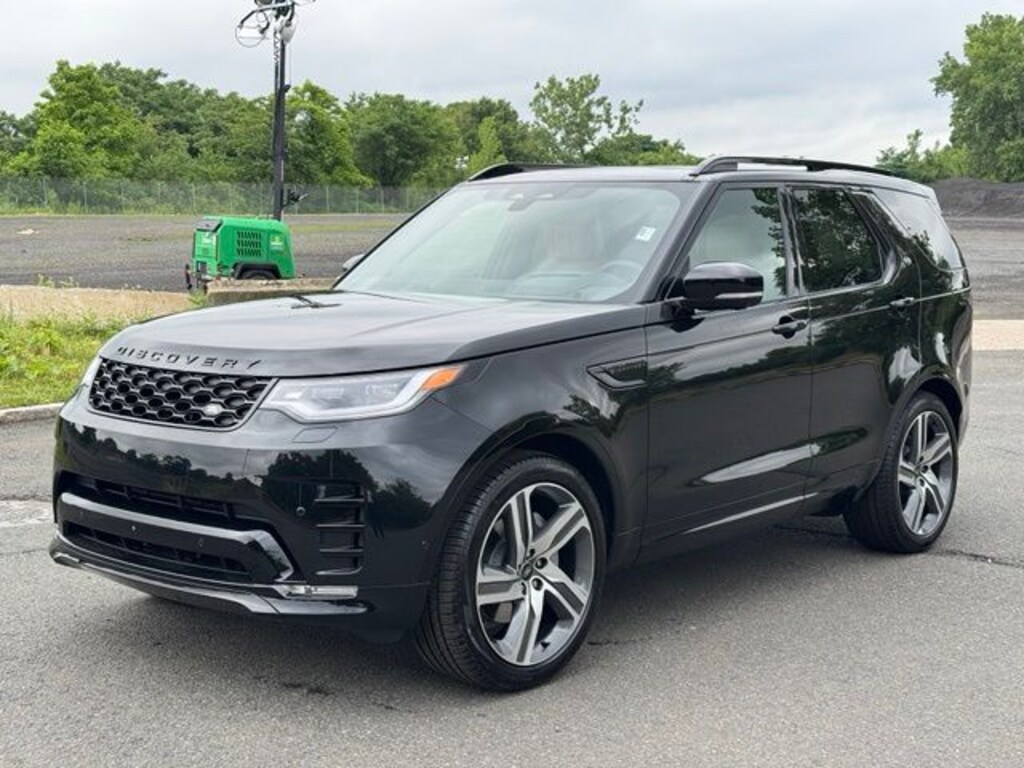 New 2026 Land Rover Discovery Dynamic SE SUV