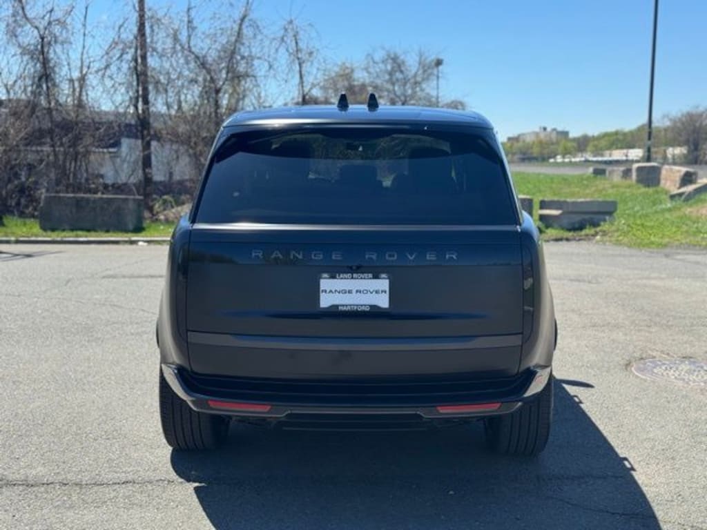New 2026 Land Rover Range Rover P530 SE 7 Seat SUV