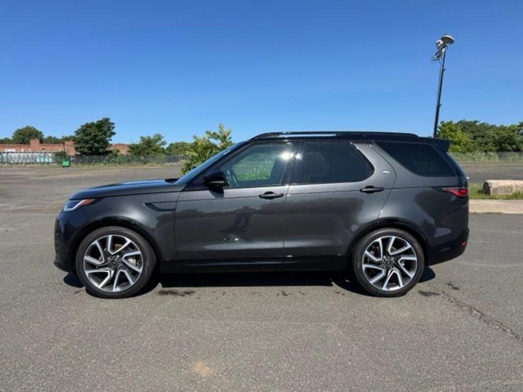 Certified 2025 Land Rover Discovery Dynamic SE SUV