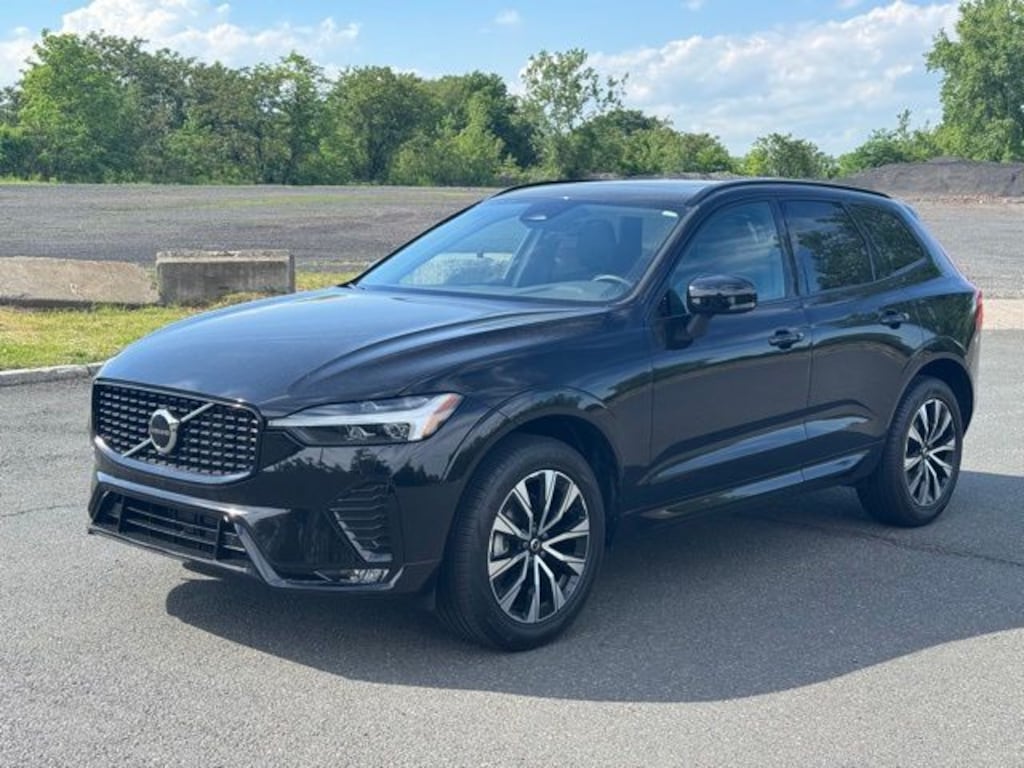 Used 2025 Volvo XC60 B5 Core SUV
