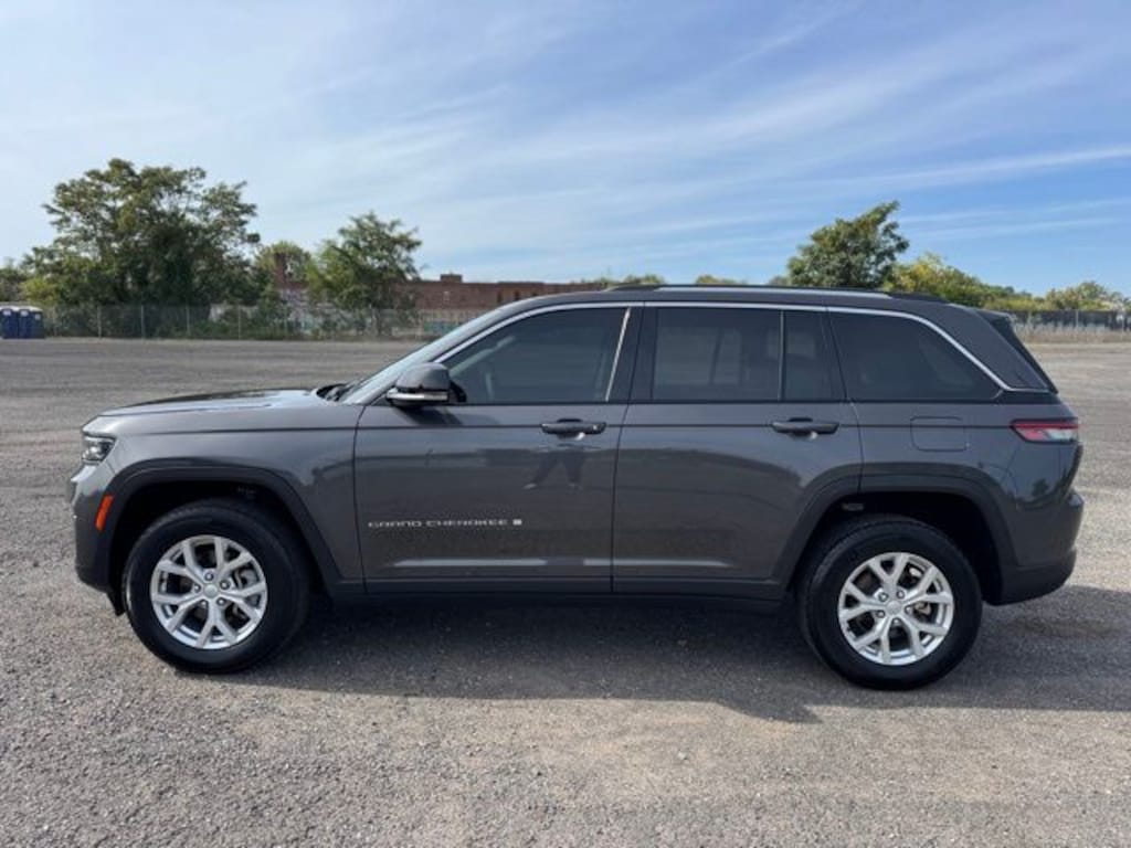 Used 2023 Jeep Grand Cherokee Limited SUV
