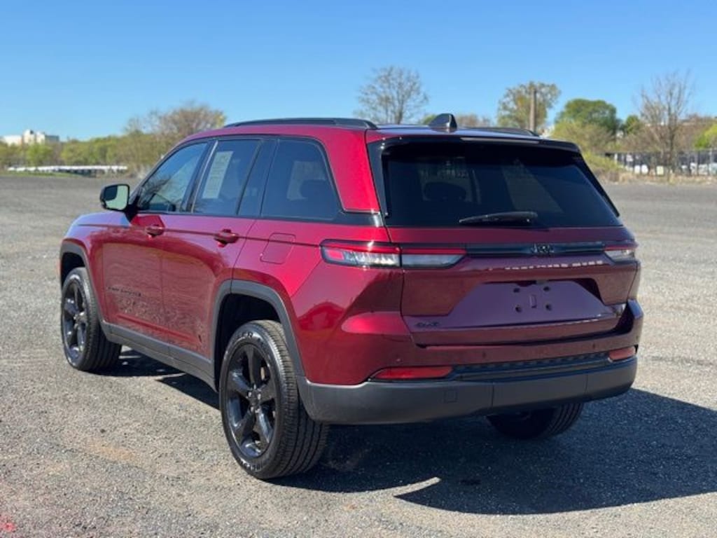 Used 2023 Jeep Grand Cherokee Altitude X SUV