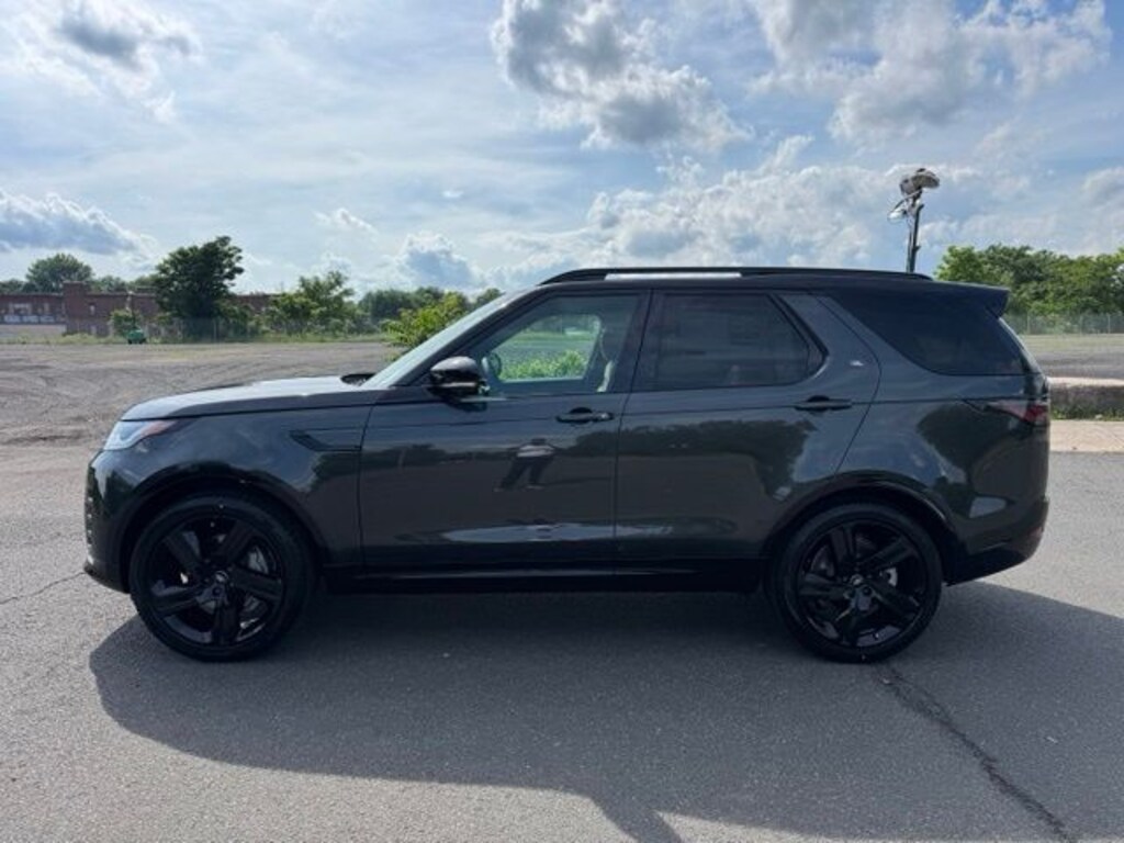 New 2026 Land Rover Discovery Dynamic SE SUV