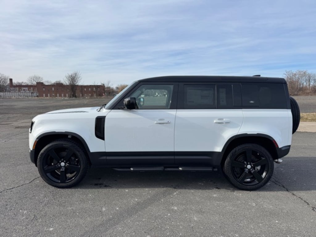 New 2024 Land Rover Defender 110 SE SUV