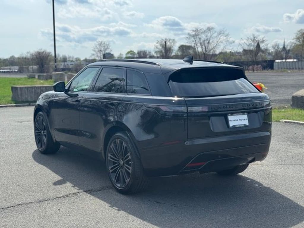 New 2026 Land Rover Range Rover Velar P250 Dynamic SE SUV