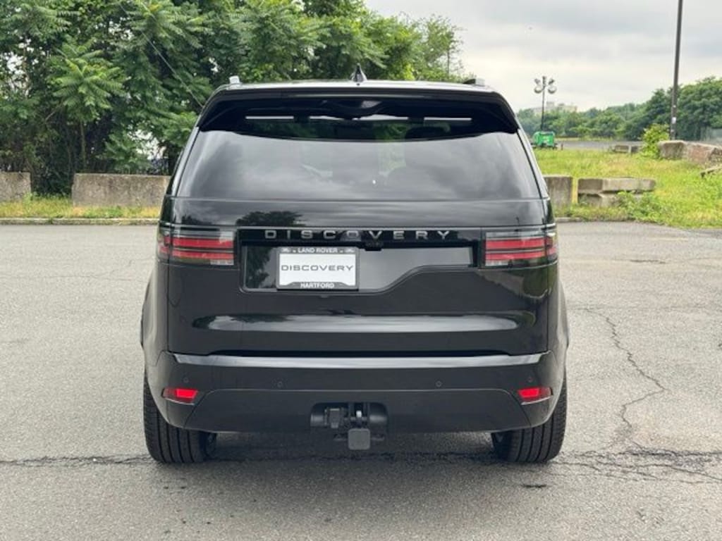 New 2026 Land Rover Discovery Dynamic SE SUV
