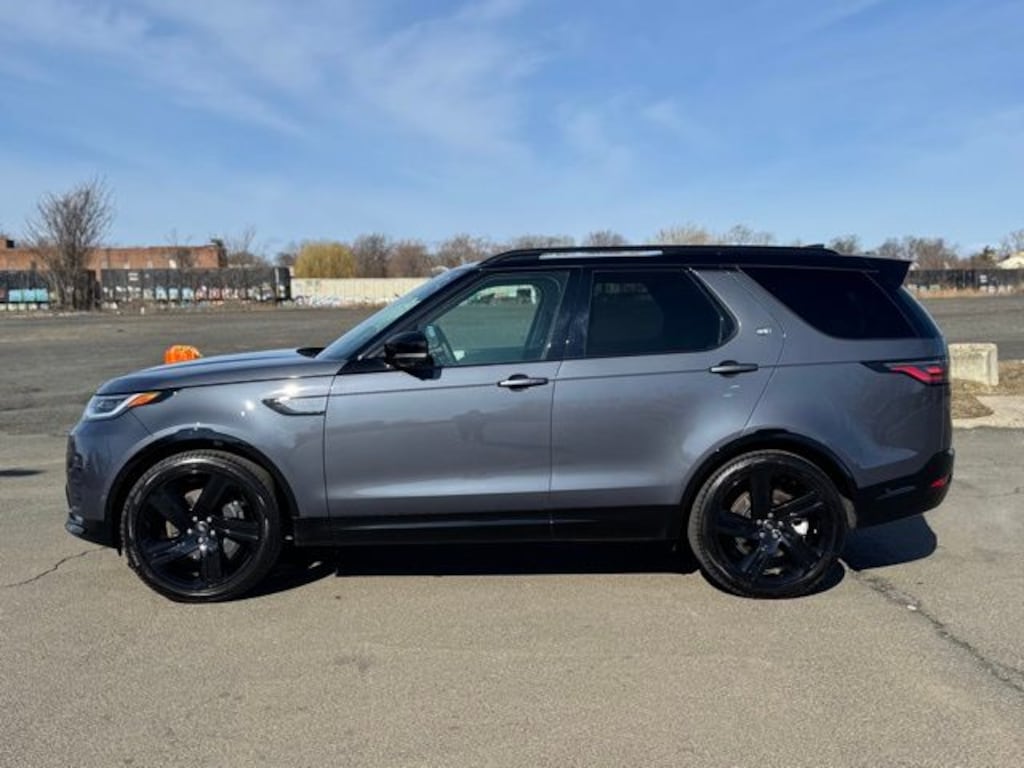 New 2025 Land Rover Discovery P360 Dynamic SE SUV