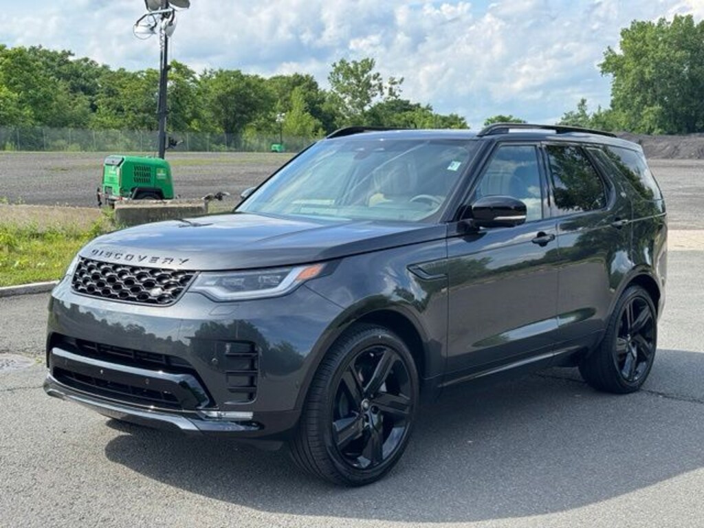 New 2026 Land Rover Discovery Dynamic SE SUV