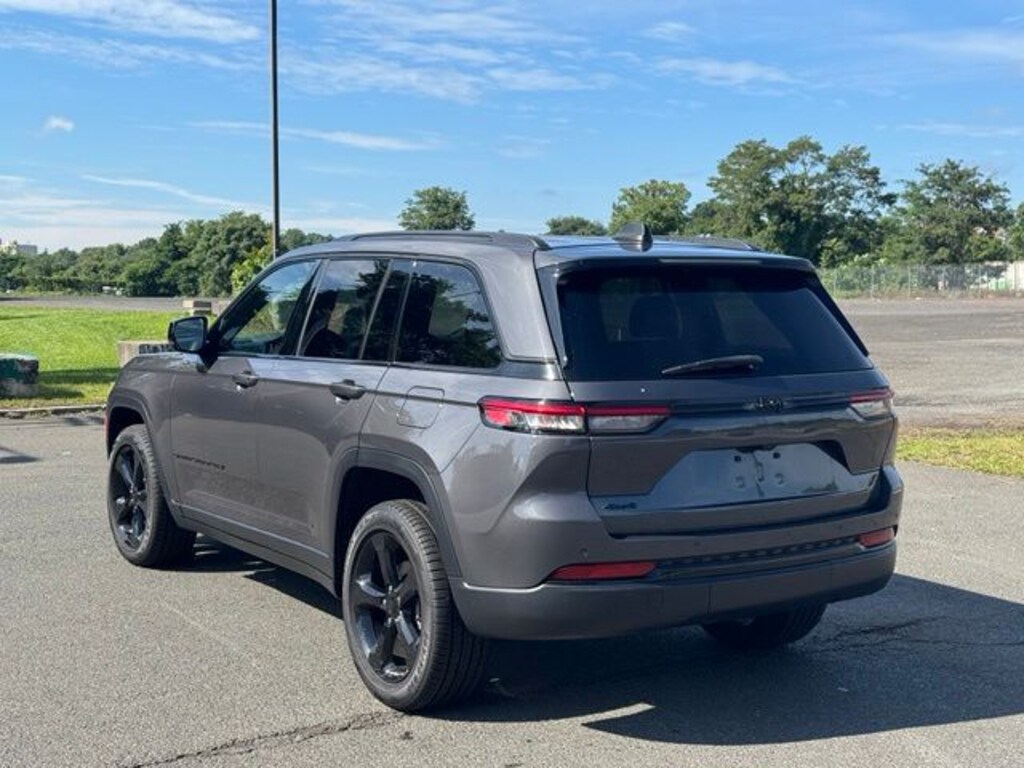 Used 2023 Jeep Grand Cherokee Altitude X SUV
