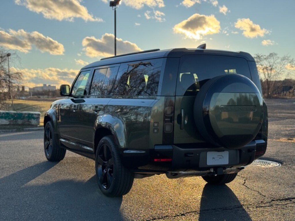 New 2026 Land Rover Defender 130 X-Dynamic SE SUV