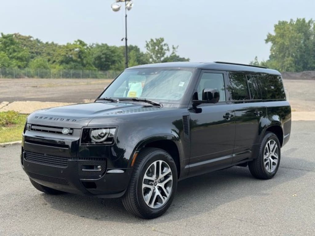 New 2025 Land Rover Defender 130 X-Dynamic SE SUV
