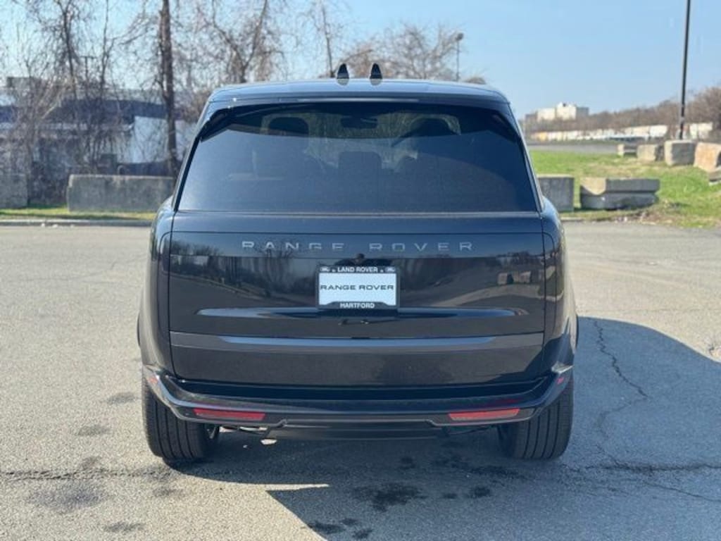 New 2026 Land Rover Range Rover P530 SE SUV