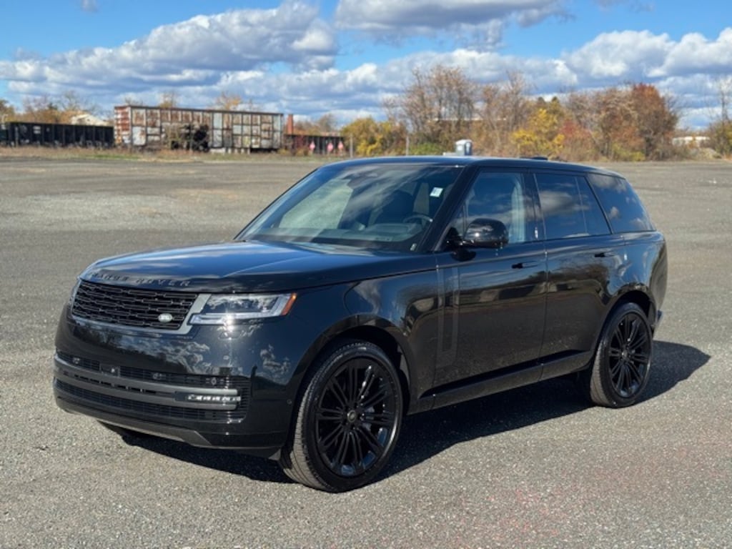 New 2025 Land Rover Range Rover P530 SE SUV