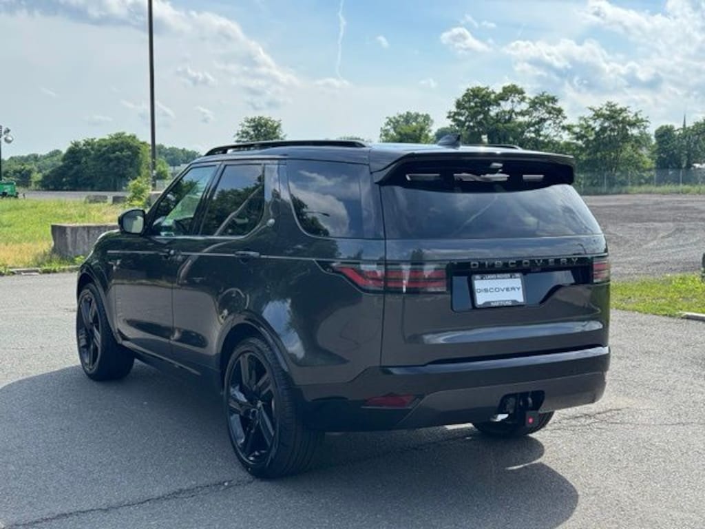 New 2026 Land Rover Discovery Dynamic SE SUV