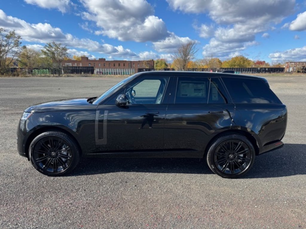 New 2025 Land Rover Range Rover P530 SE SUV