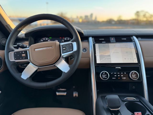 2025 Land Rover Discovery Metropolitan Edition - Photo 13