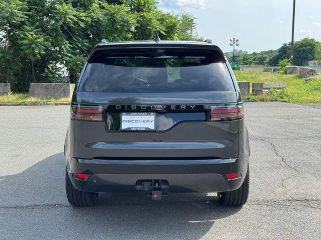 New 2026 Land Rover Discovery Dynamic SE SUV