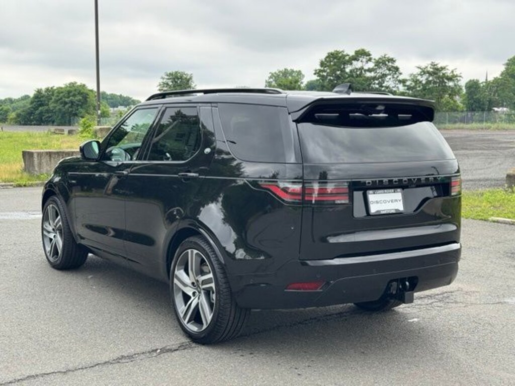 New 2026 Land Rover Discovery Dynamic SE SUV