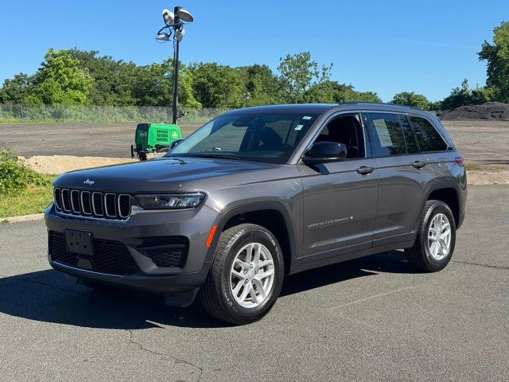 Used 2023 Jeep Grand Cherokee Laredo SUV